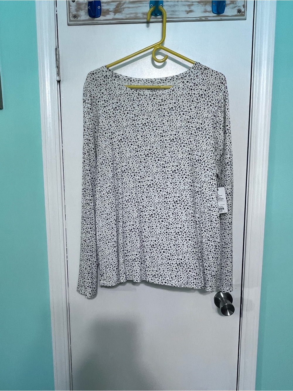 Women's White Long-Sleeve Dot-Print Top Size XL